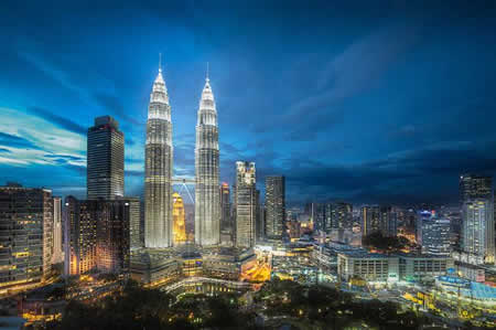 马来西亚吉隆坡双子塔城市夜景