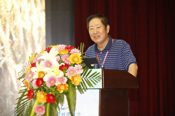 中国小康建设研究会会长、第十二届全国政协社会与法制委员会副主任王巨禄